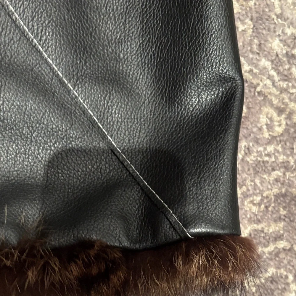 Black 100% Leather Vest with Real Brown Fur Trim in L - Picture 4 of 10